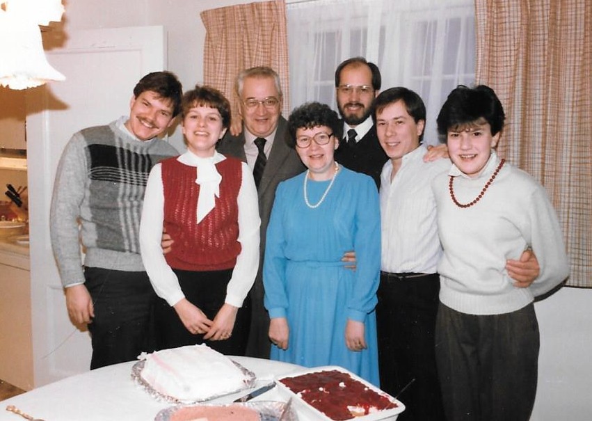 Kathleen and Wilfred Keezer with their five children